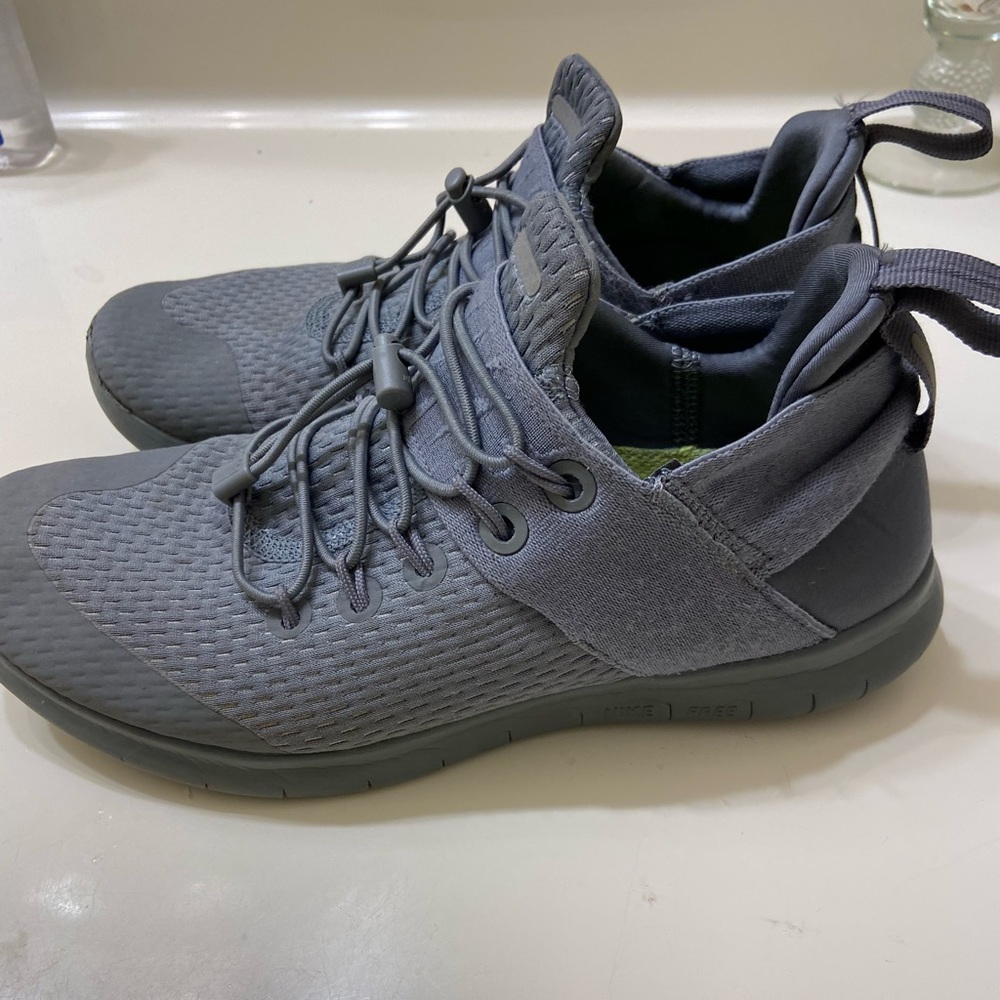 Nike Tennis Shoes